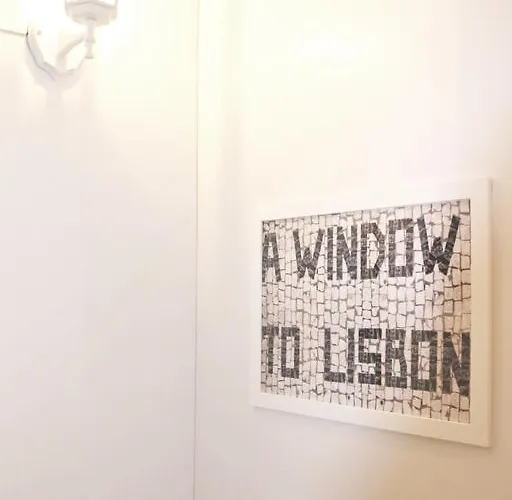 Window To I Apartment *